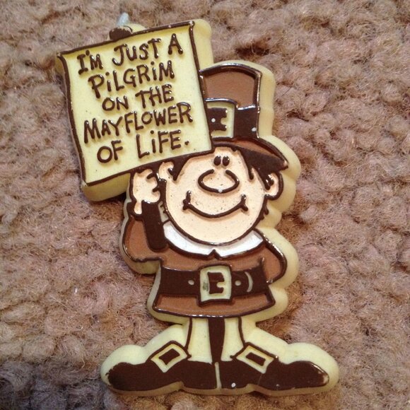 1960s HALLMARK Acrylic Mayflower Pilgrim Thanksgiving Pin - Picture 1 of 2